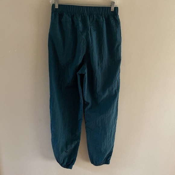Gap Lightweight Nylon Crinkle Joggers - Picture 6 of 8